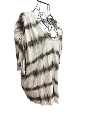 NWT Grey & Gray V-Neck Olive Tie-Dye Tunic Top XL